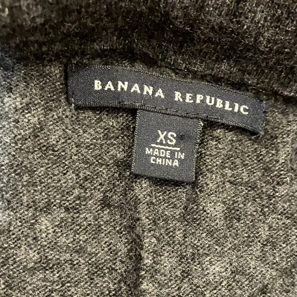 Banana Republic XS cashmere / wool blend heather Gray wm’s cardigan - Picture 2 of 14